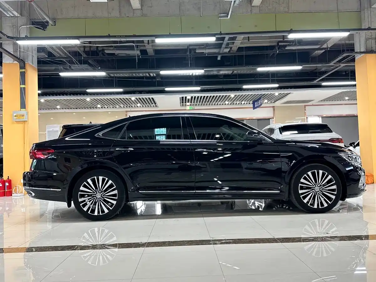 Volkswagen Passat 2019 330TSI Luxury Edition China VI фото 6