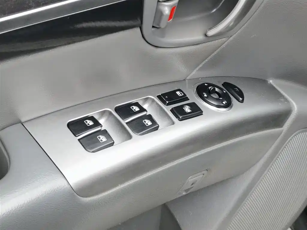 Hyundai Santa Fe Classic 2012 2.4 Ultimate Edition 7-Seater AWD фото 9