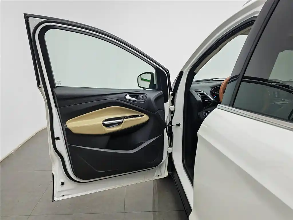 Ford Kuga 2017 EcoBoost 245 AWD Luxury фото 8