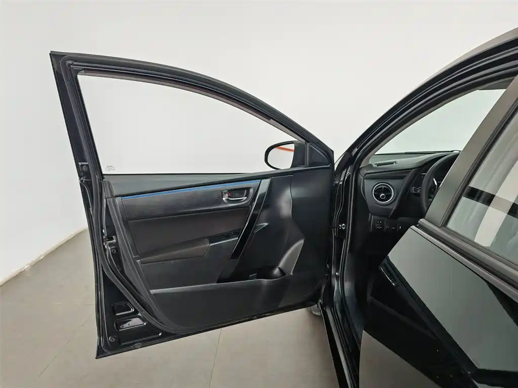 Toyota Levin 2018 185T CVT Premium Edition China V фото 8