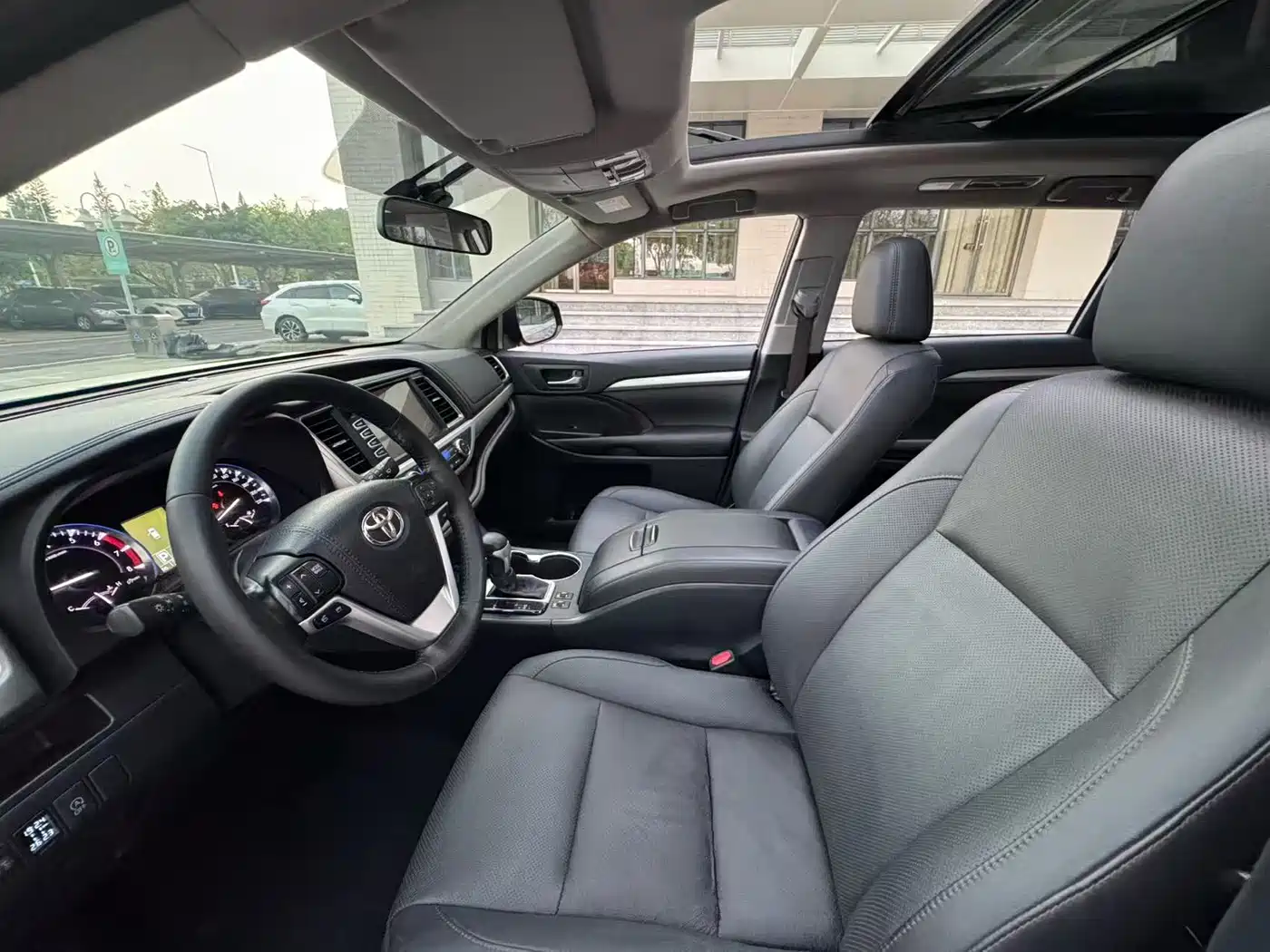 Toyota Highlander 2015 2.0T AWD Luxury Edition 7-seater фото 7