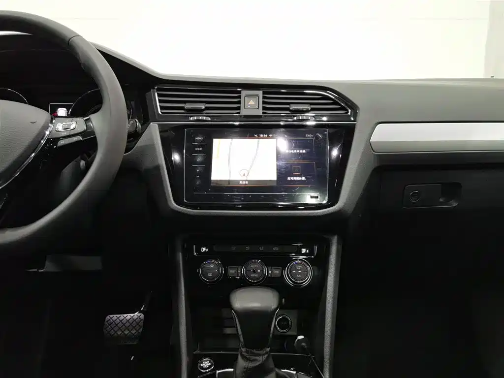 Volkswagen Tiguan L 2019 Facelift 330TSI Auto 2WD Panorama Comfort China VI фото 12