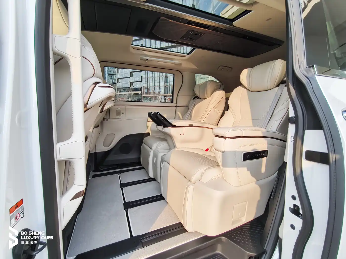 Lexus LM 2025 Model 350h Seven-Seater Elegance Edition фото 11