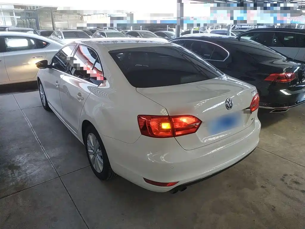 Volkswagen Sagitar 2014 Facelift 1.4TSI Automatic Luxury фото 5
