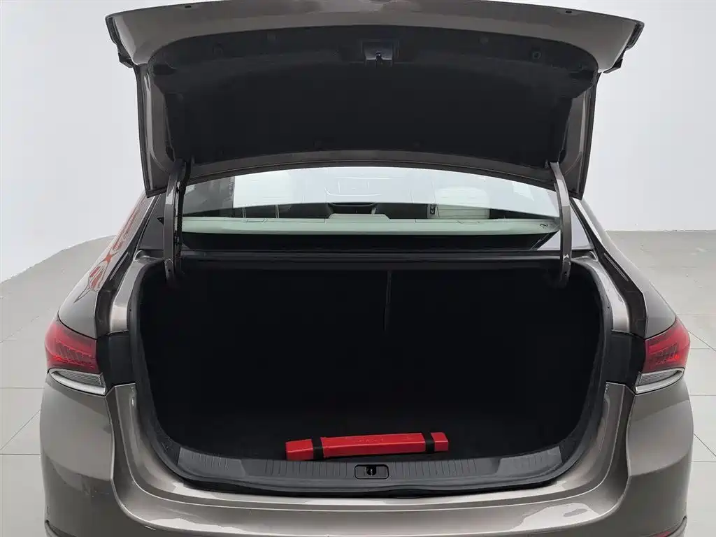 Buick Excelle 2019 15T Manual Elite Type China VI фото 16
