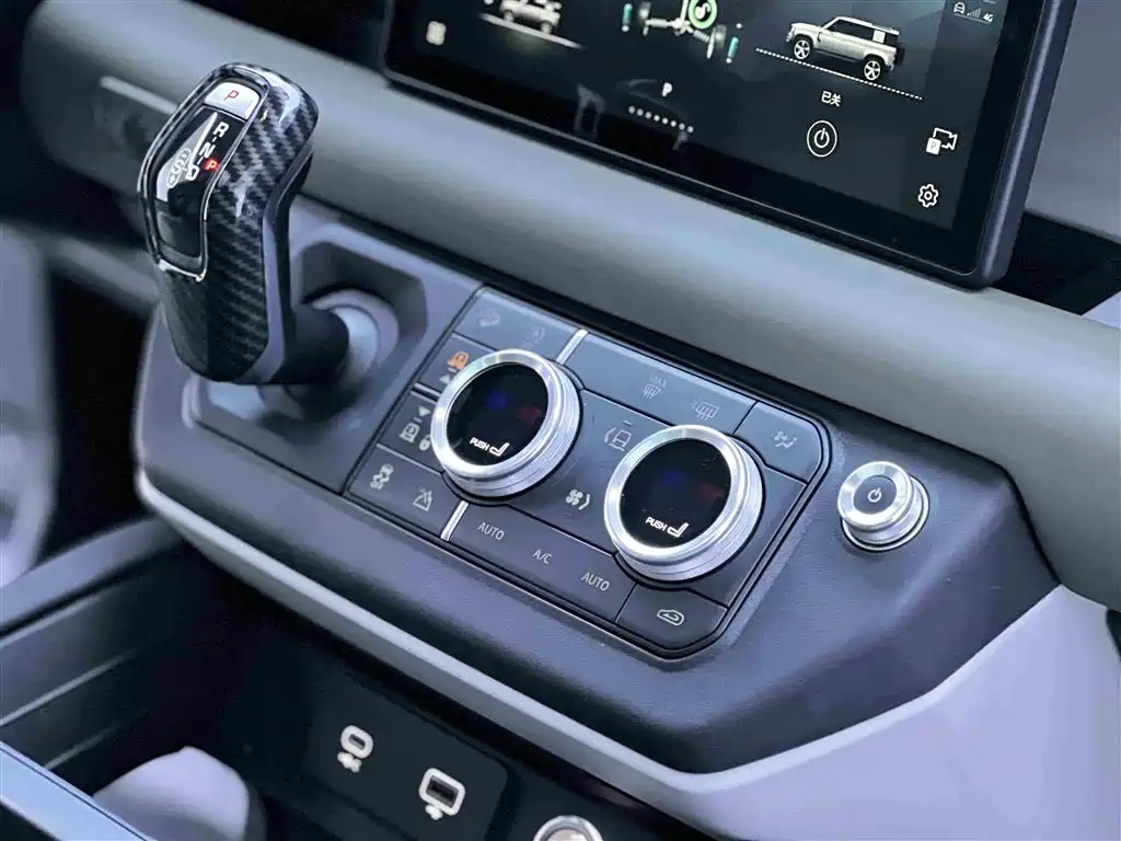 Land Rover Defender 2020 Model 110 P400 HSE фото 14