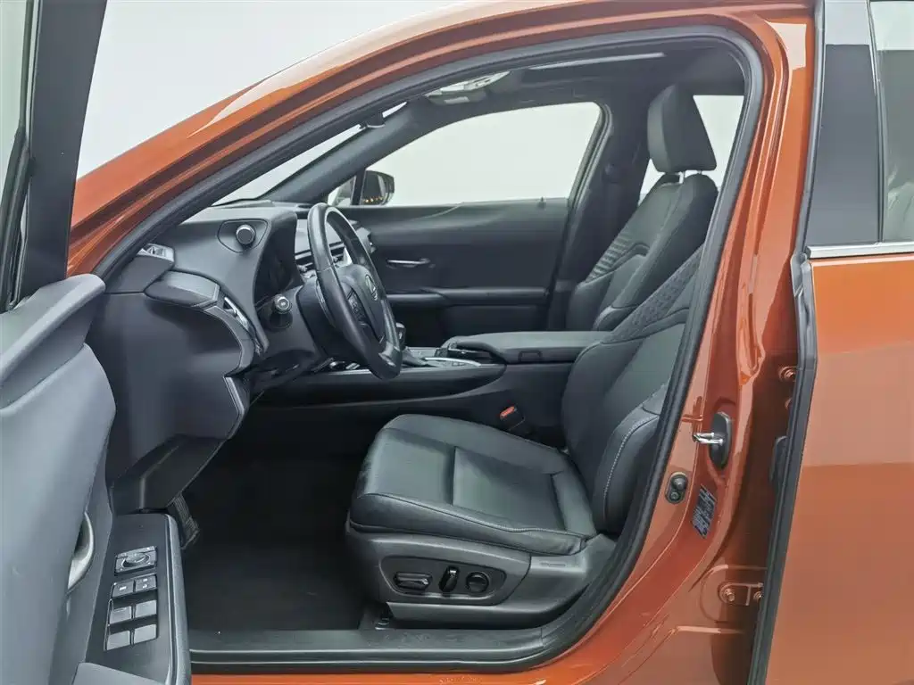Lexus UX 2020 260h Explore Fun Edition China V фото 10