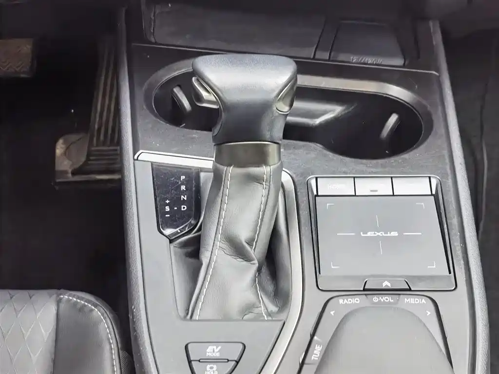 Lexus UX 2020 260h Explore Fun Edition China V фото 13