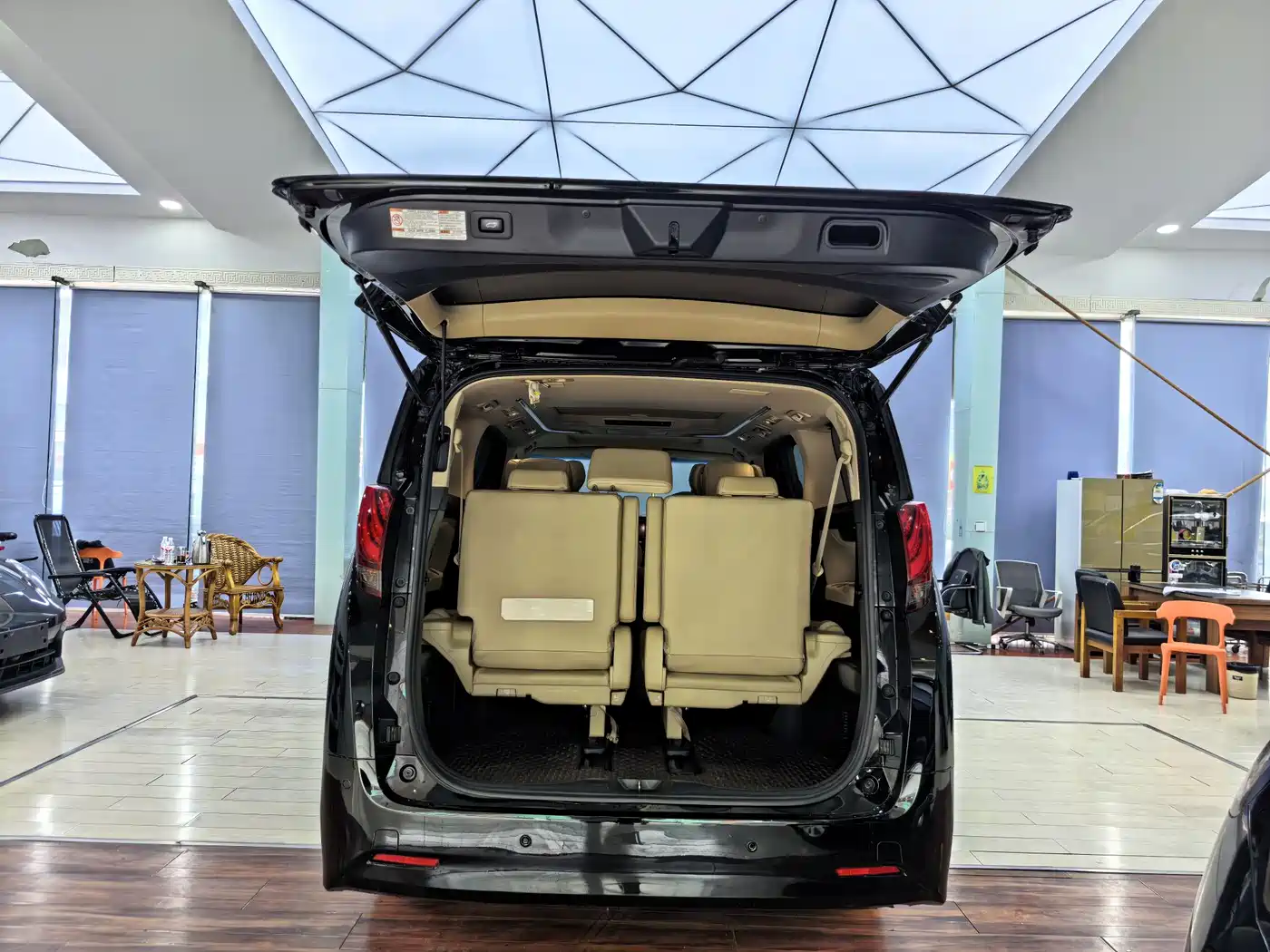 Toyota Alphard 2015 3.5L Premium Edition фото 16