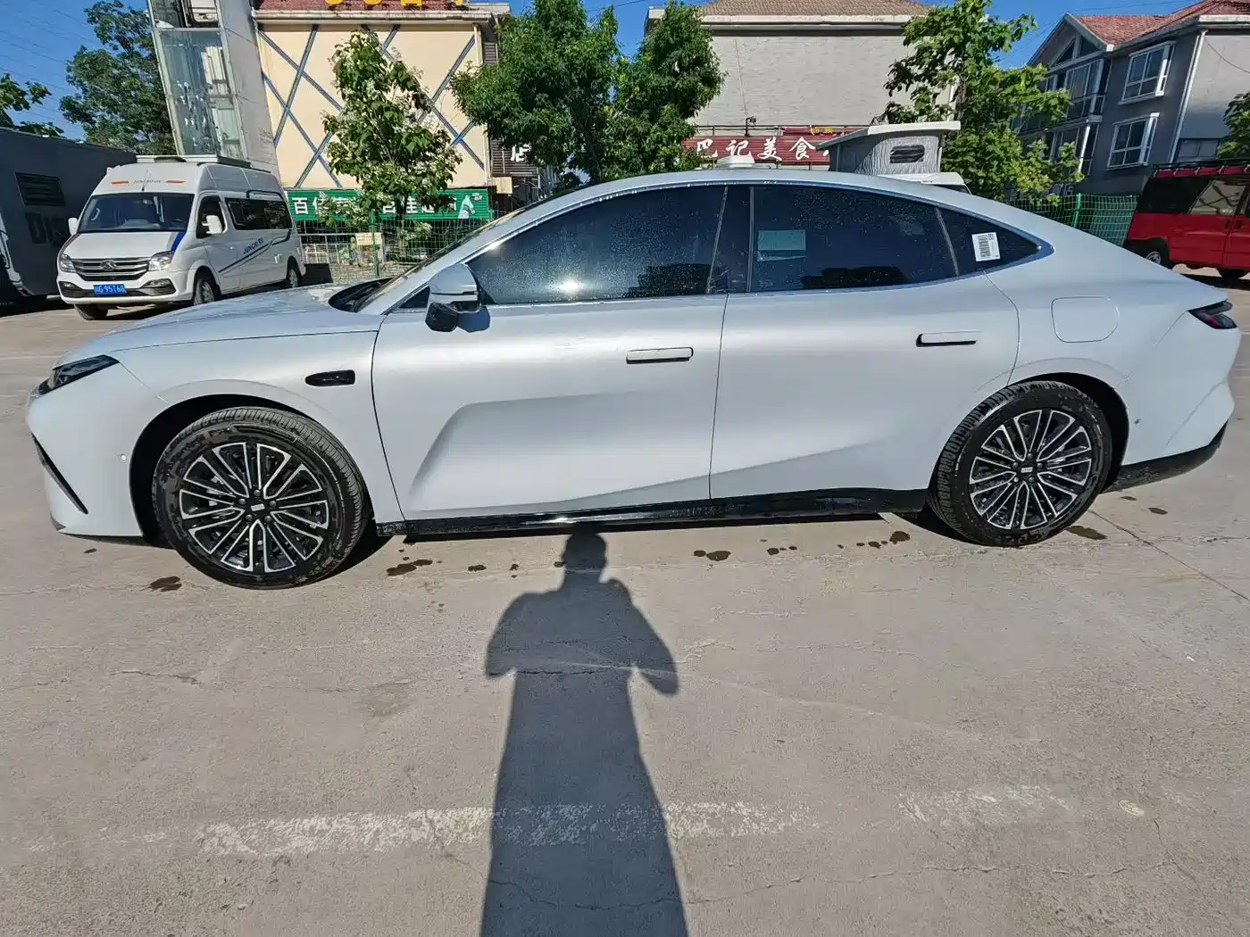 Geely Galaxy Galaxy Xingyao 8 2025 130km EM-i Premium Edition фото 3