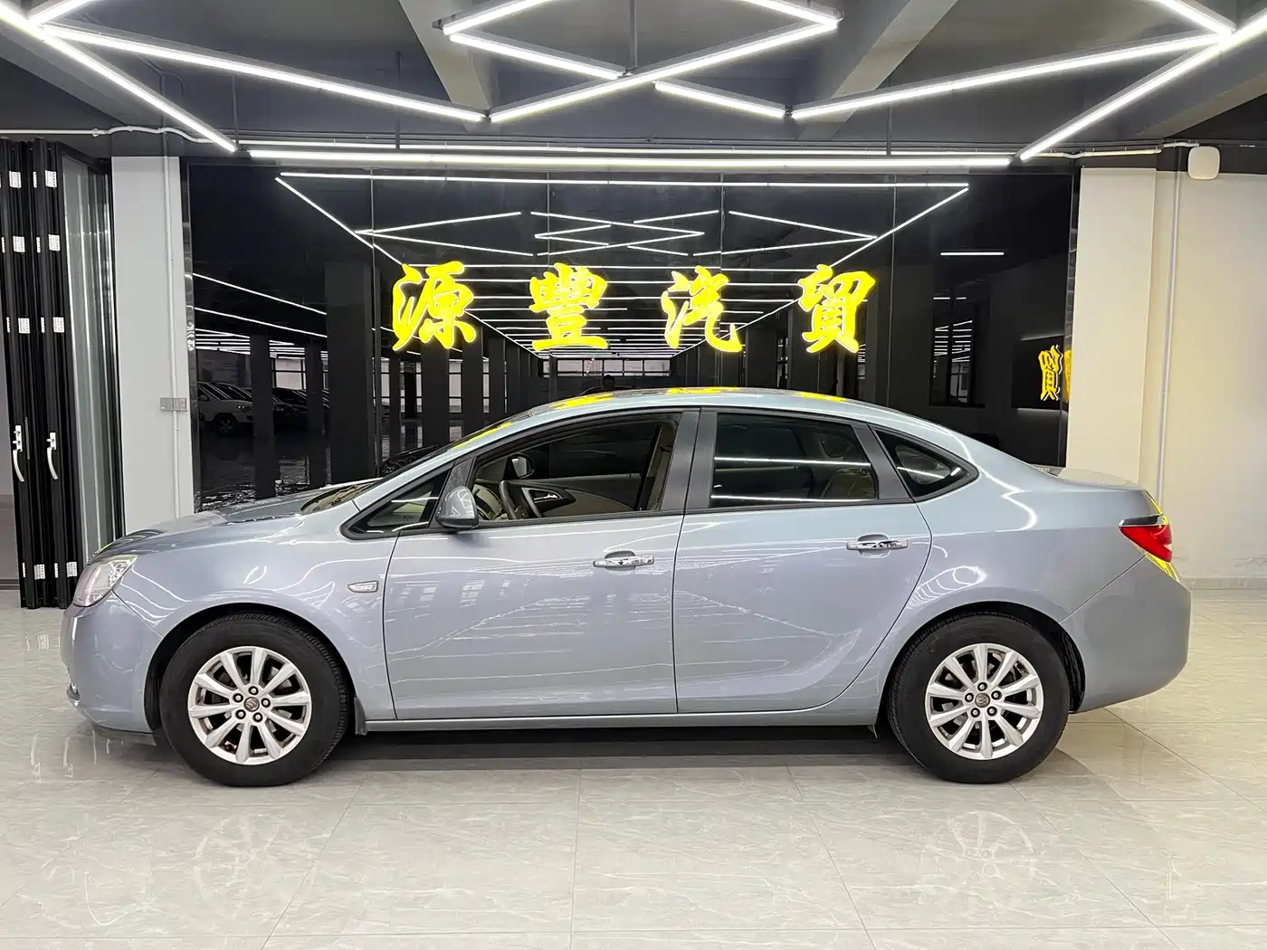 Buick Excelle 2013 GT 1.6L Automatic Fashion Edition фото 5