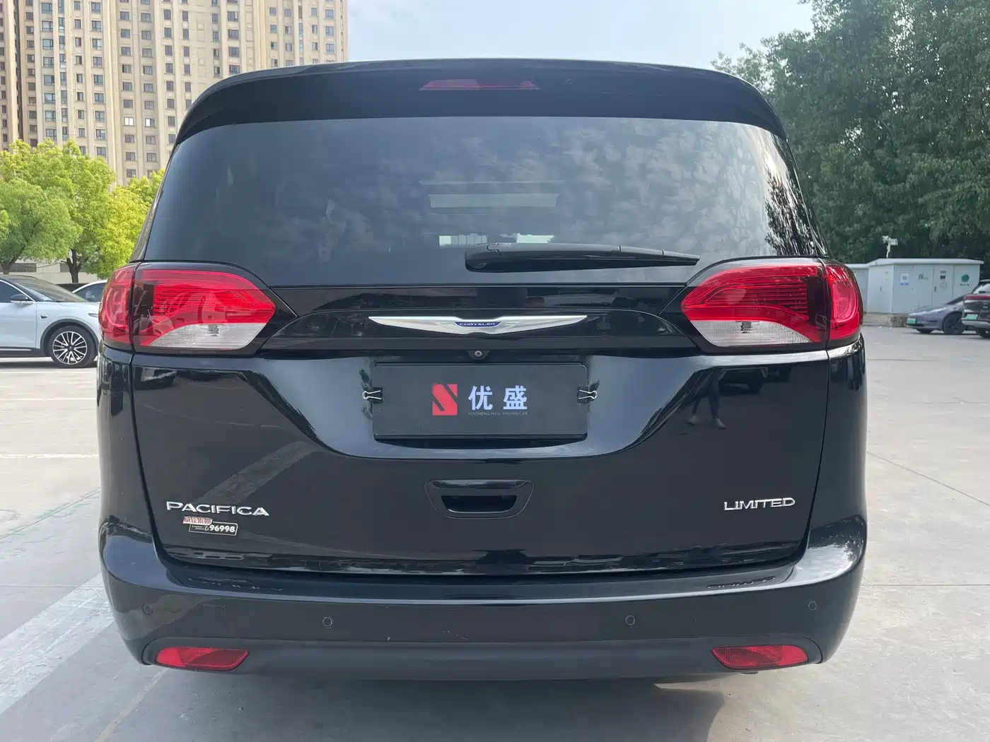 Chrysler Grand Voyager (Import) 2017 3.6L Premium Edition фото 9