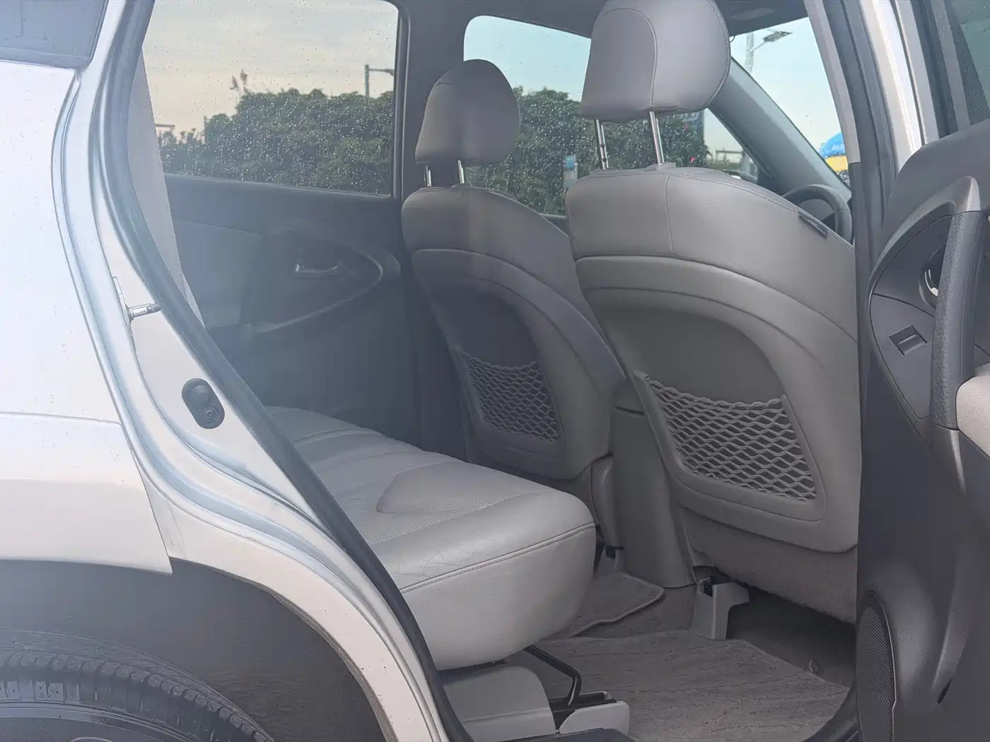 Фото 7 - Toyota RAV4