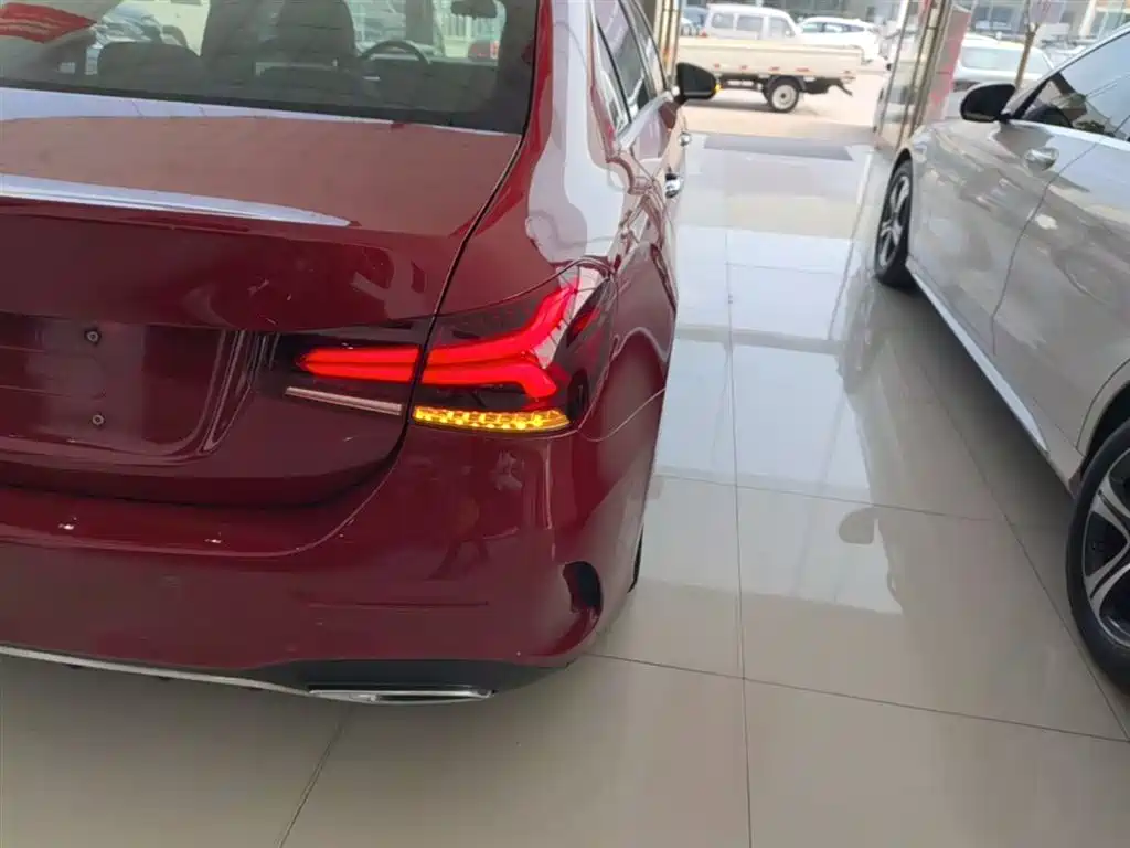 Mercedes-Benz A-Class 2021 A 200 L Sport Sedan Fashion Edition фото 8