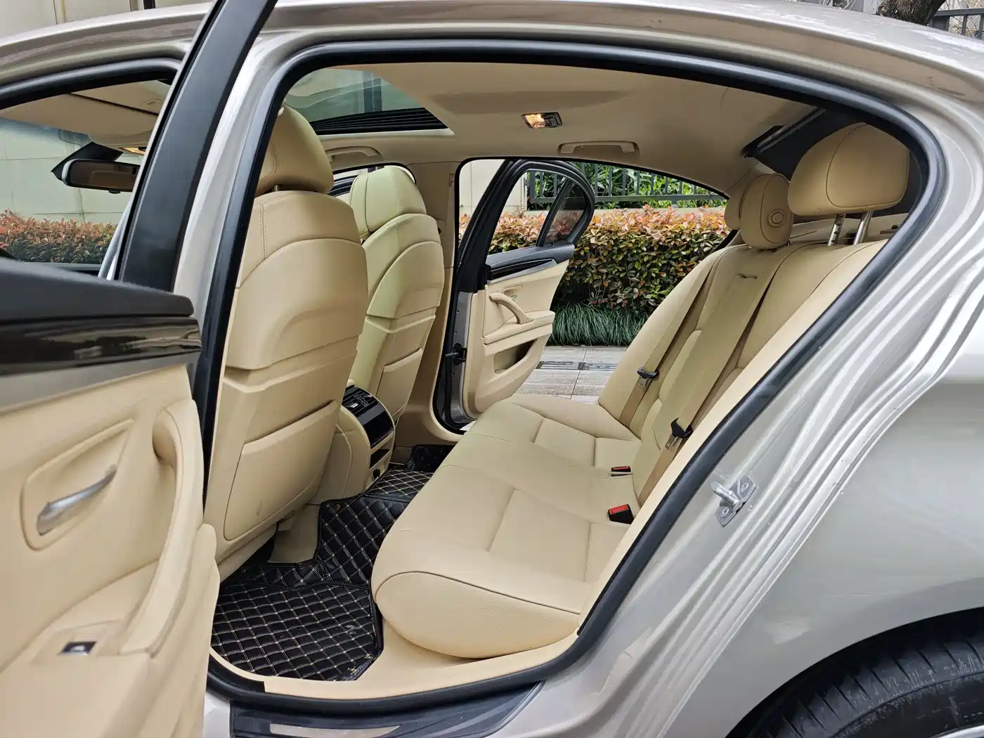 BMW 5 Series (Import) 2012 528i xDrive Luxury Model фото 13
