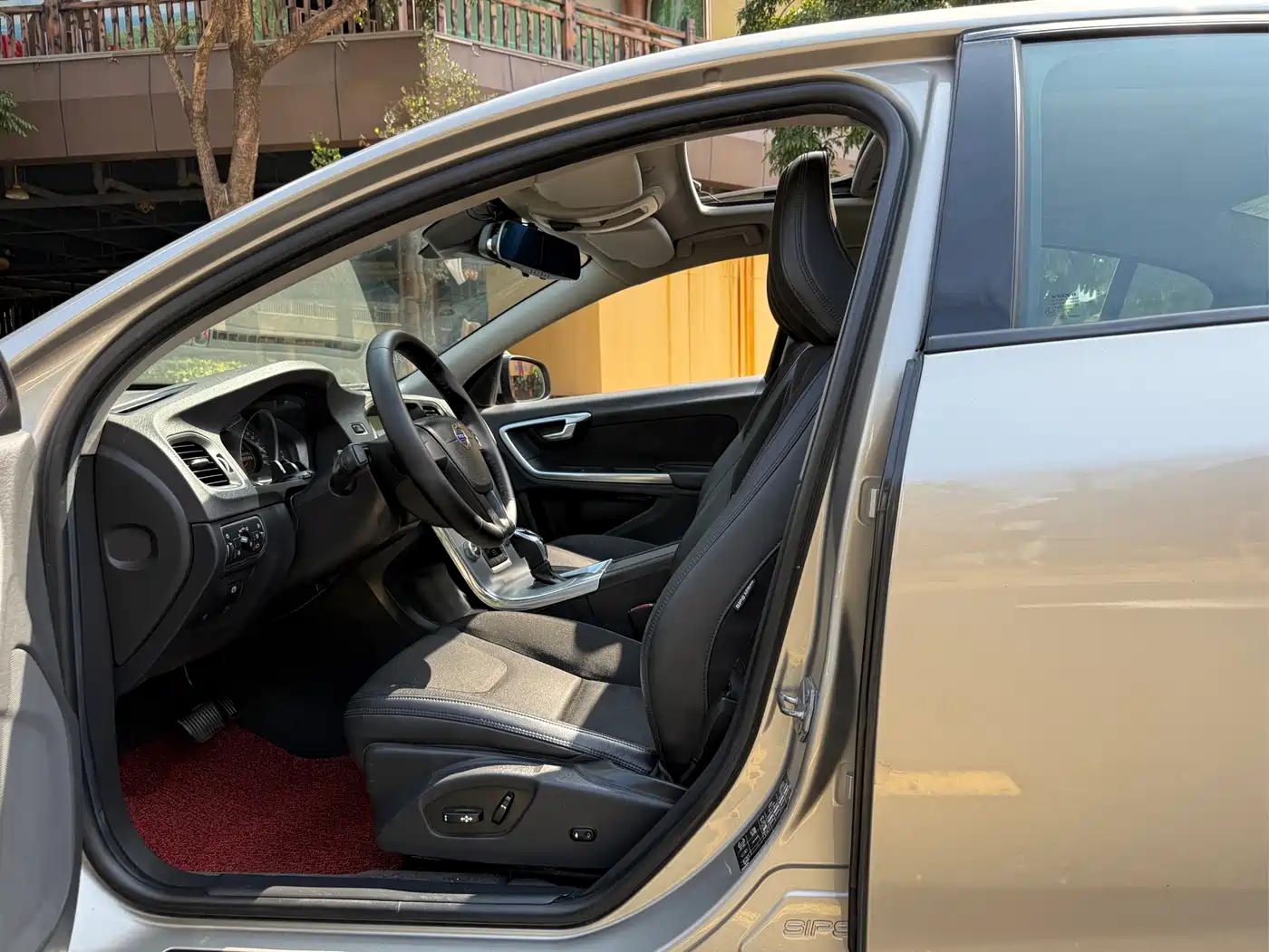 Photo 6 - Volvo S60
