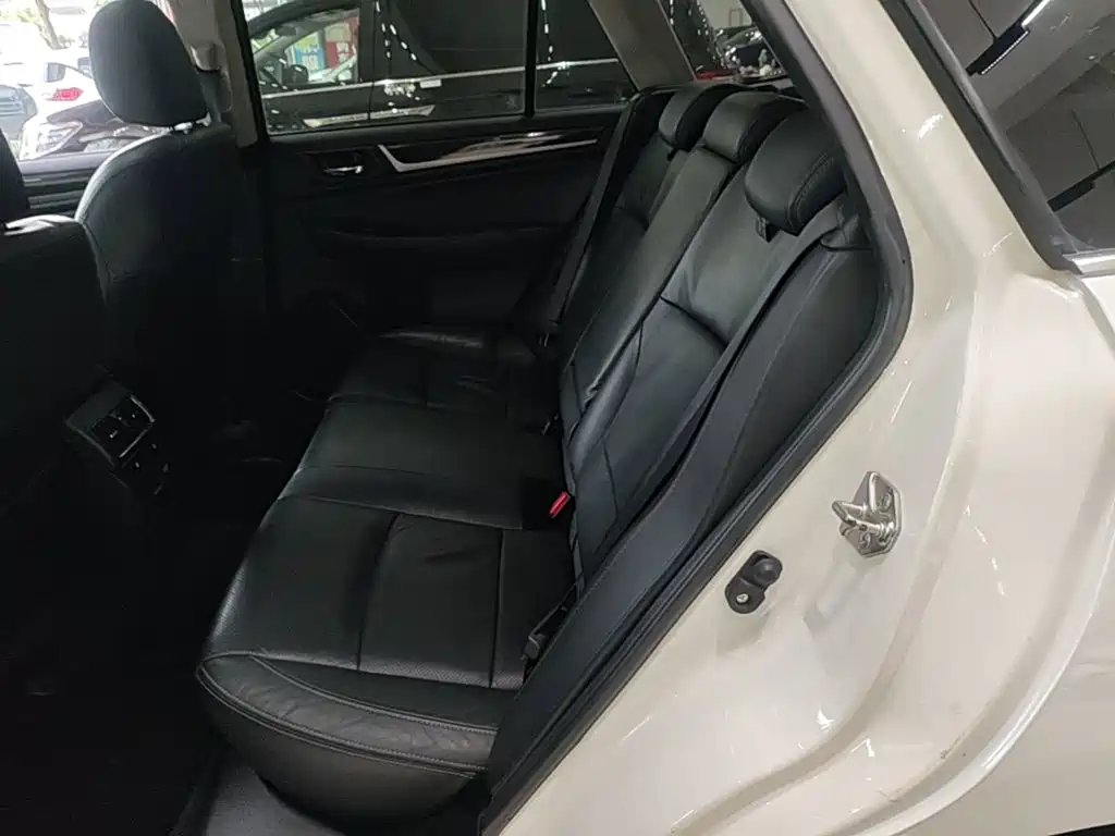 SUBARU OUTBACK