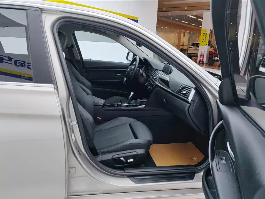 BMW 3 Series 2018 320Li Fashion Style фото 8