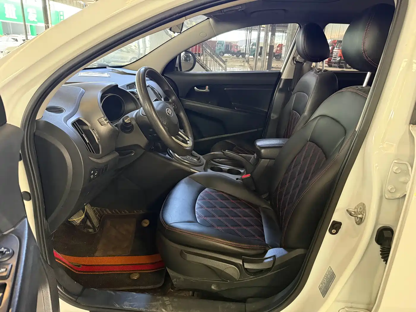 Kia Sportage 2015 2.0L Automatic 2WD GL фото 8