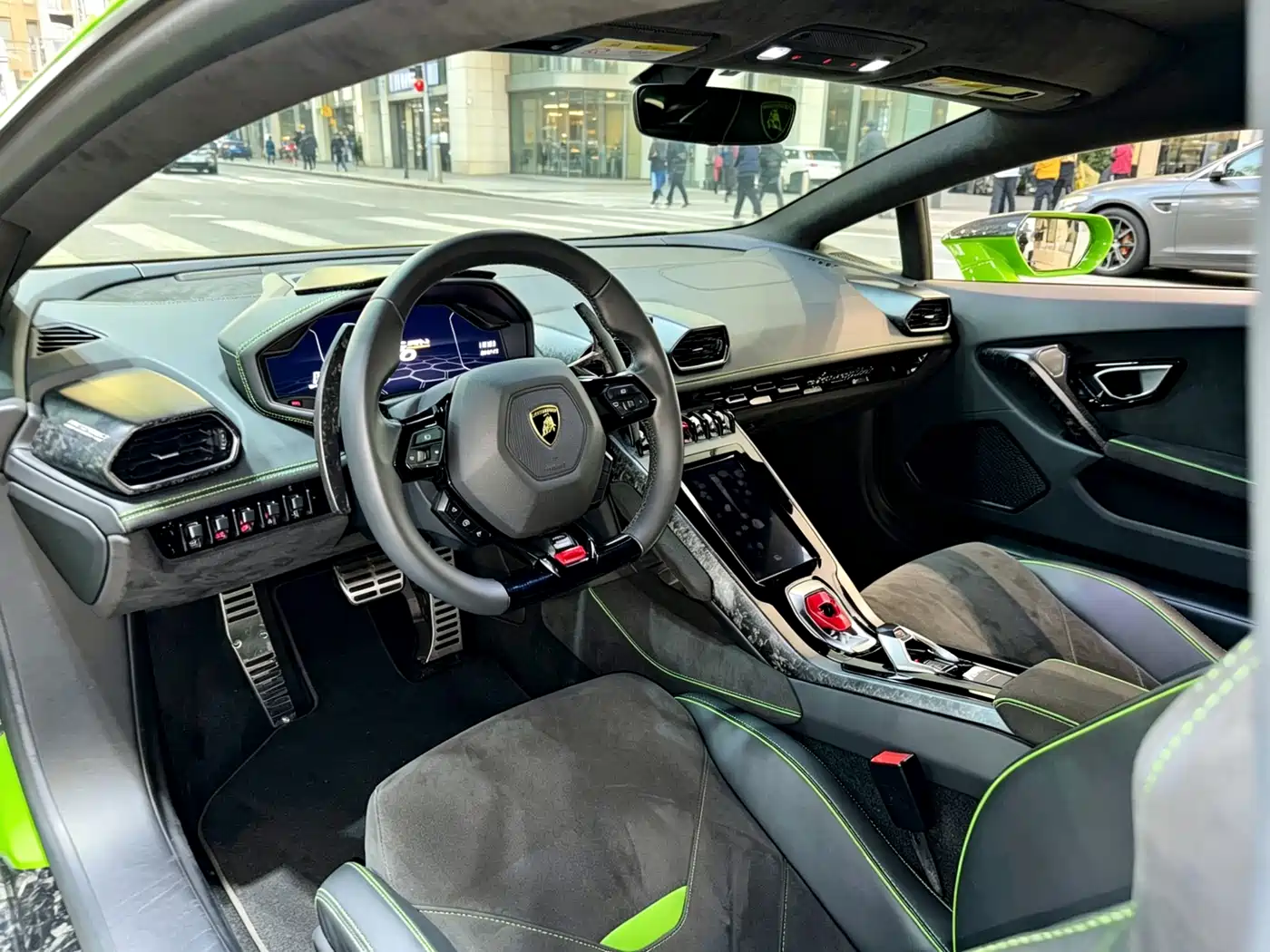 LAMBORGHINI HURACÁN