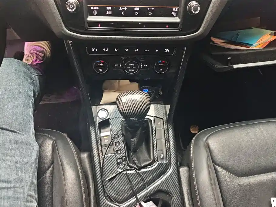 Volkswagen Tiguan L 2017 330TSI Automatic 2WD Luxury Edition фото 16