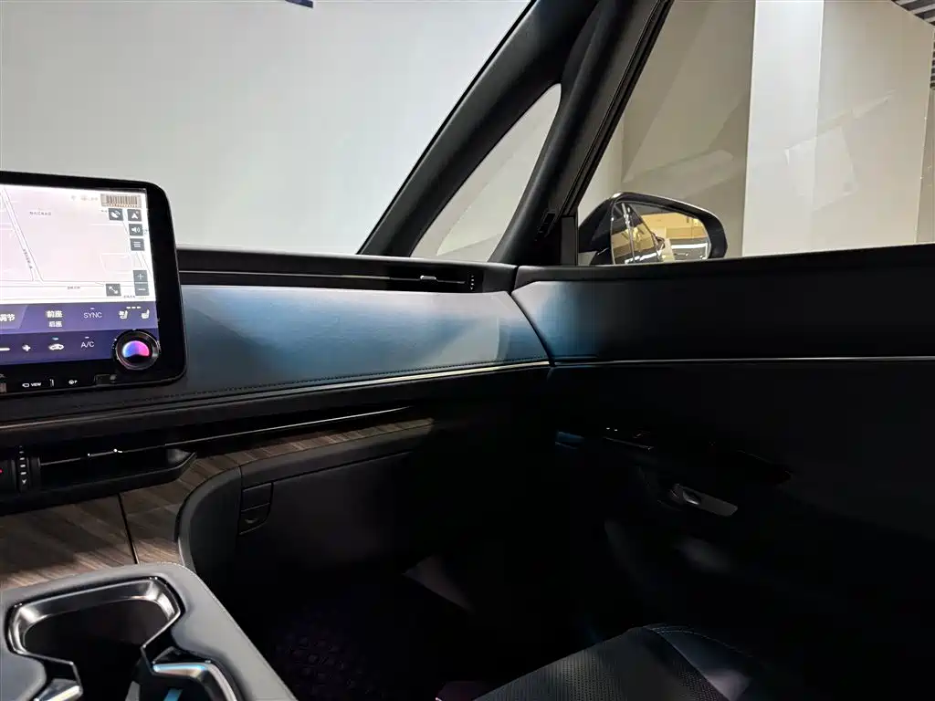 Lexus LM 2023 350h 7-Seater Elegance Edition фото 22