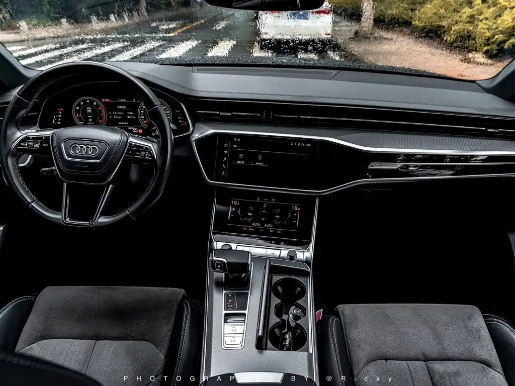 Фото 3 - Audi A6L