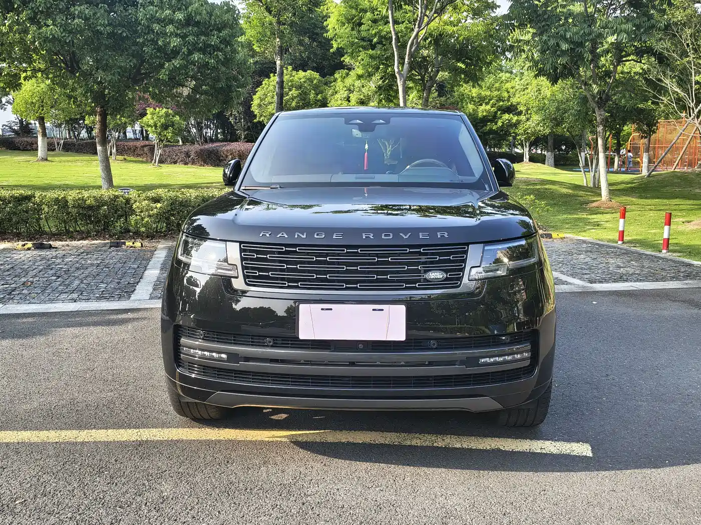 Land Rover Range Rover 2024 3.0 L6 360PS Golden Age Edition фото 2