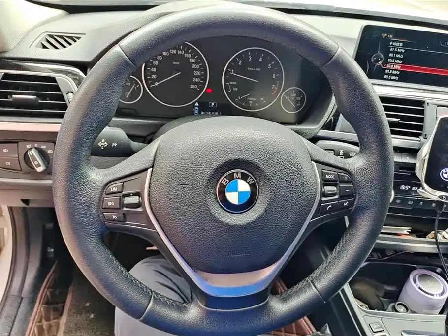BMW 3 Series 2016 320i Fashion Model фото 15
