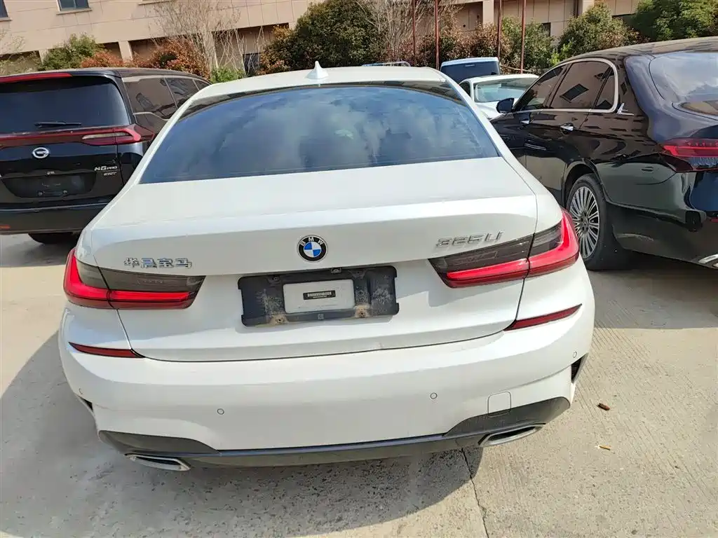 BMW 3 Series 2022 325Li M Sport Package фото 6