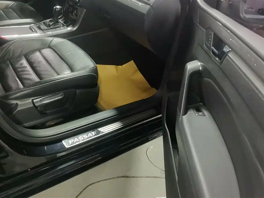 Volkswagen Passat 2015 1.8TSI Automatic Prestige Edition фото 8