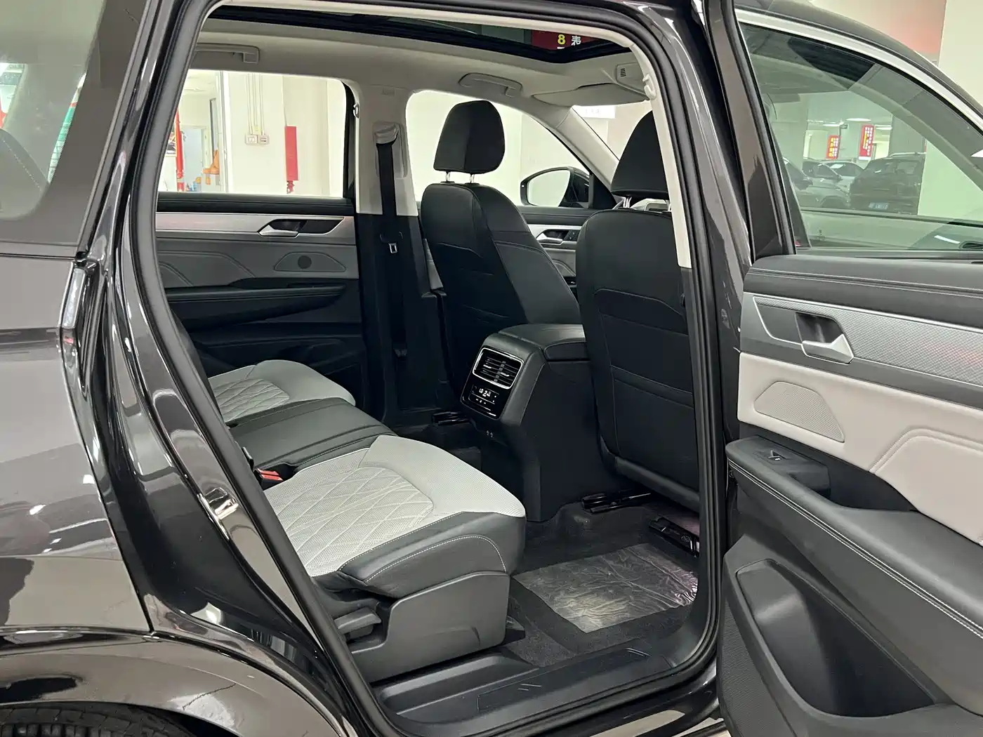 Volkswagen Talagon 2024 380TSI 4WD R-Line Touring фото 15