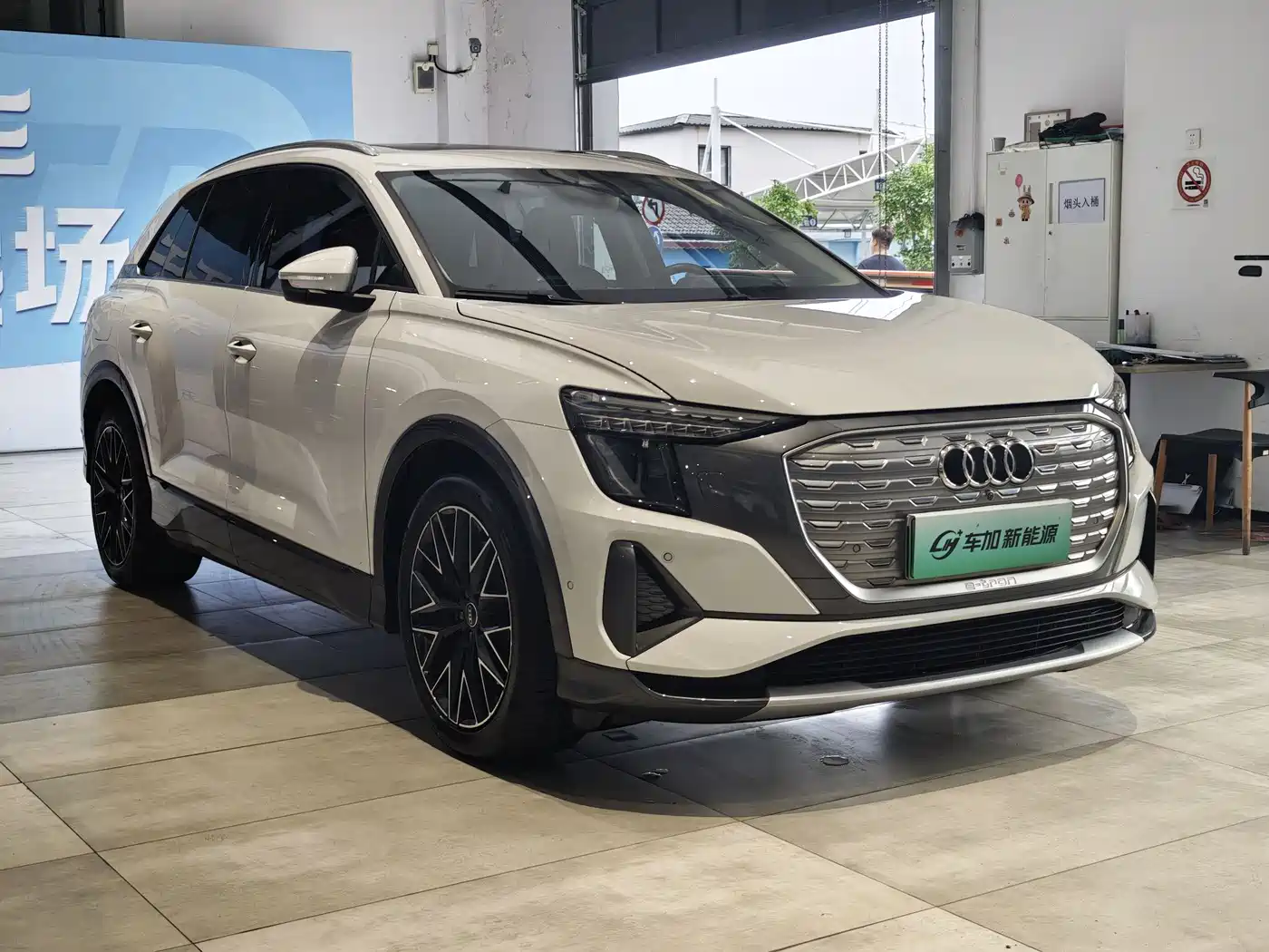 Audi Q5 e-tron 2022 40 e-tron Starlight Edition Brocade Package фото 3