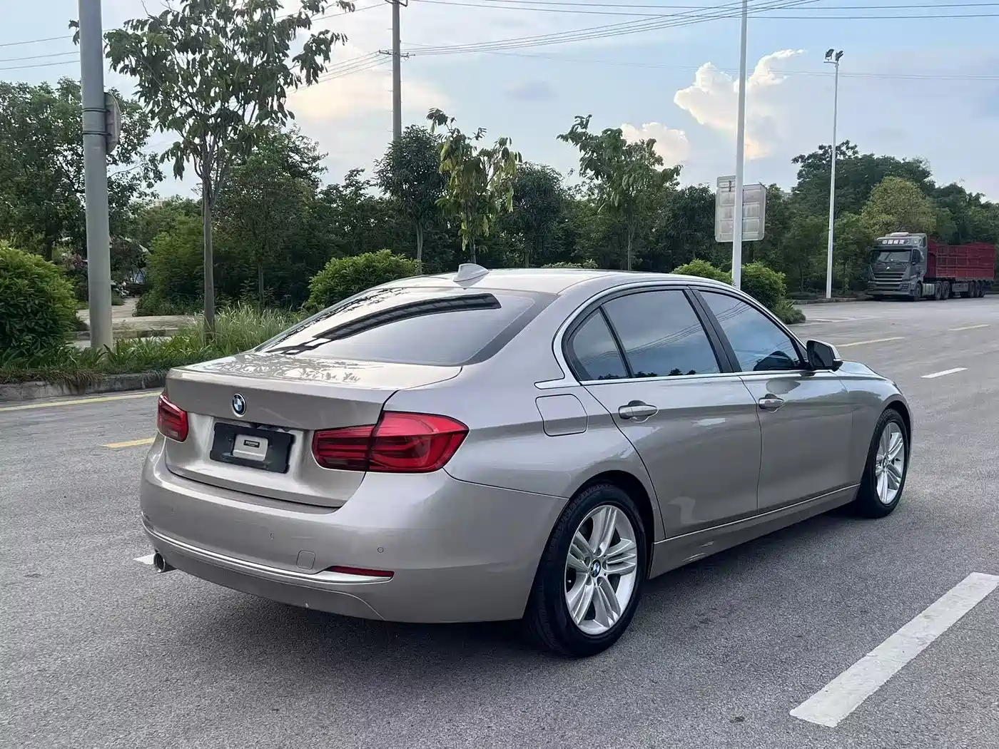 BMW 3 Series 2018 318Li фото 7