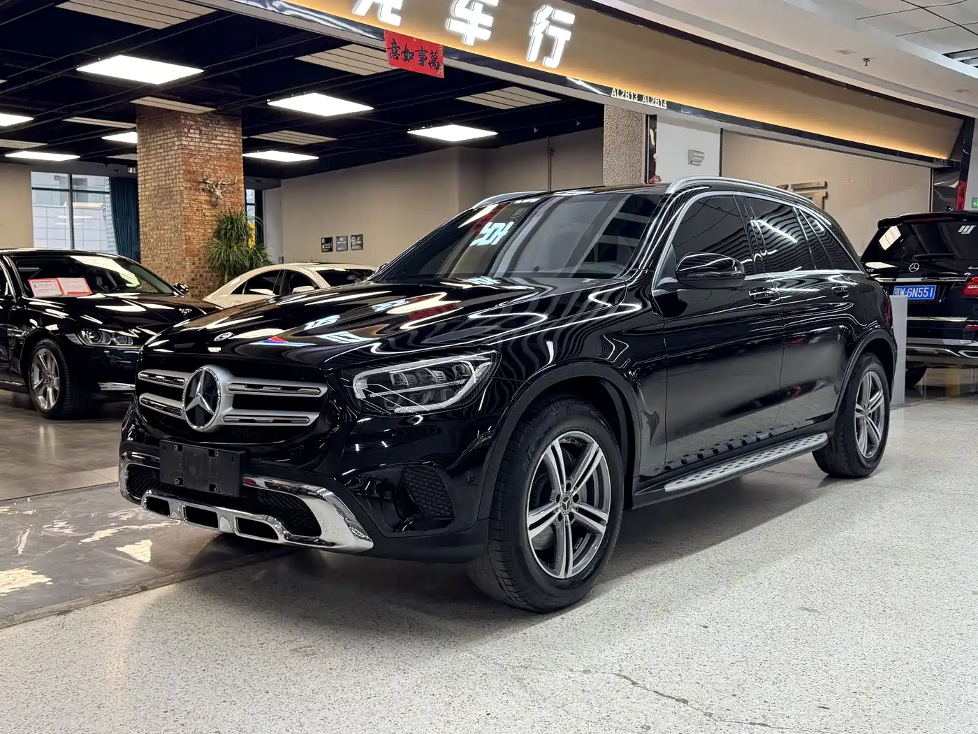 MERCEDES-BENZ GLC
