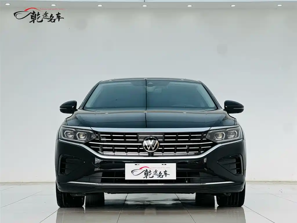 Volkswagen Passat 2023 Facelift 380TSI Luxury Edition фото 2