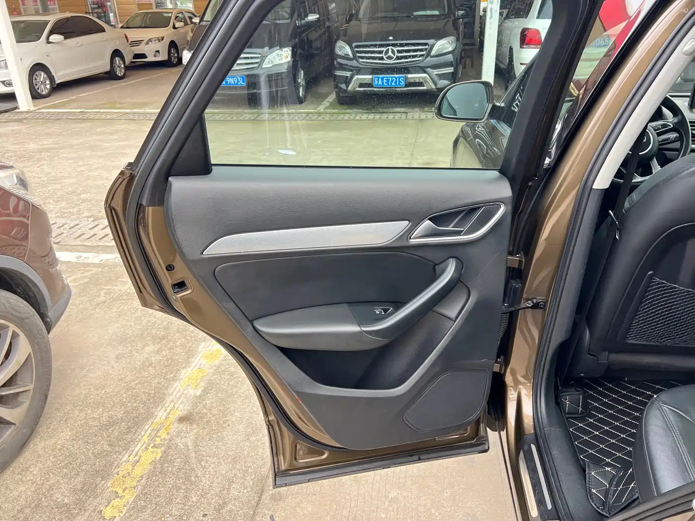 Photo 11 - Audi Q3