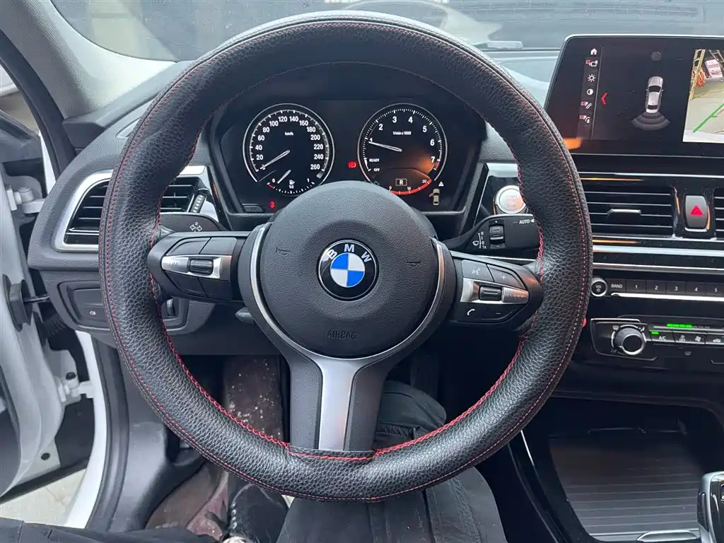 BMW 1 Series 2022 120i M Sport Shadow Edition фото 16