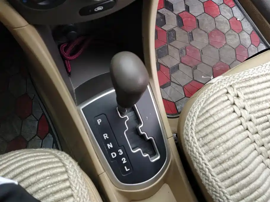 Hyundai Verna 2010 Sedan 1.4L Automatic Fashion GT фото 16