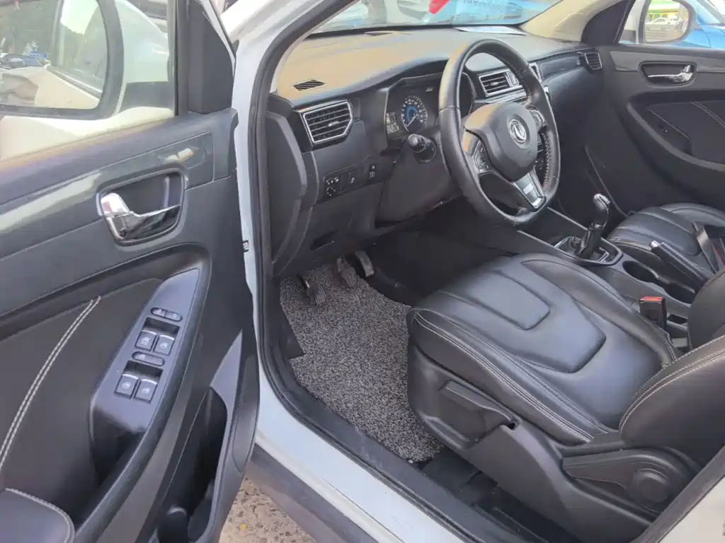 Dongfeng Fengguang Fengguang 580 2017 2017 1.8L Manual Comfort Version
