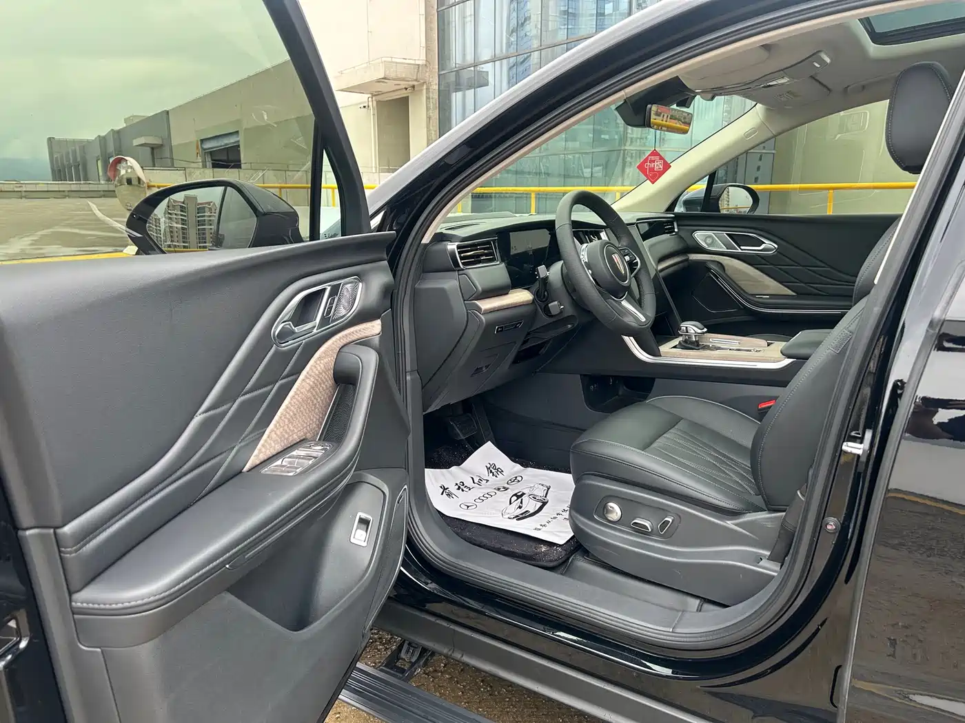 Hongqi HS7 2024 2023 2.0T Auto 4WD Qi Chang Edition 6-Seater