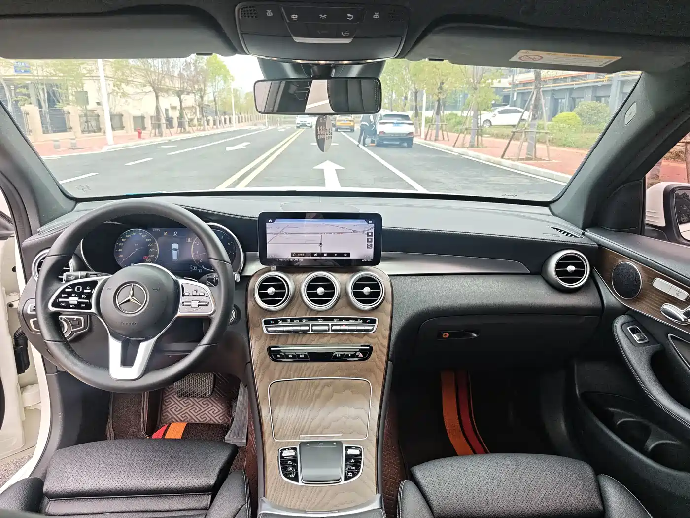 Mercedes-Benz GLC 2022 GLC 300 L 4MATIC Dynamic Collector's Edition фото 5