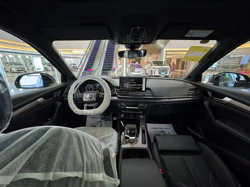 Audi Q5L 2025 45th Anniversary Edition 45 TFSI Luxury Sport фото 14
