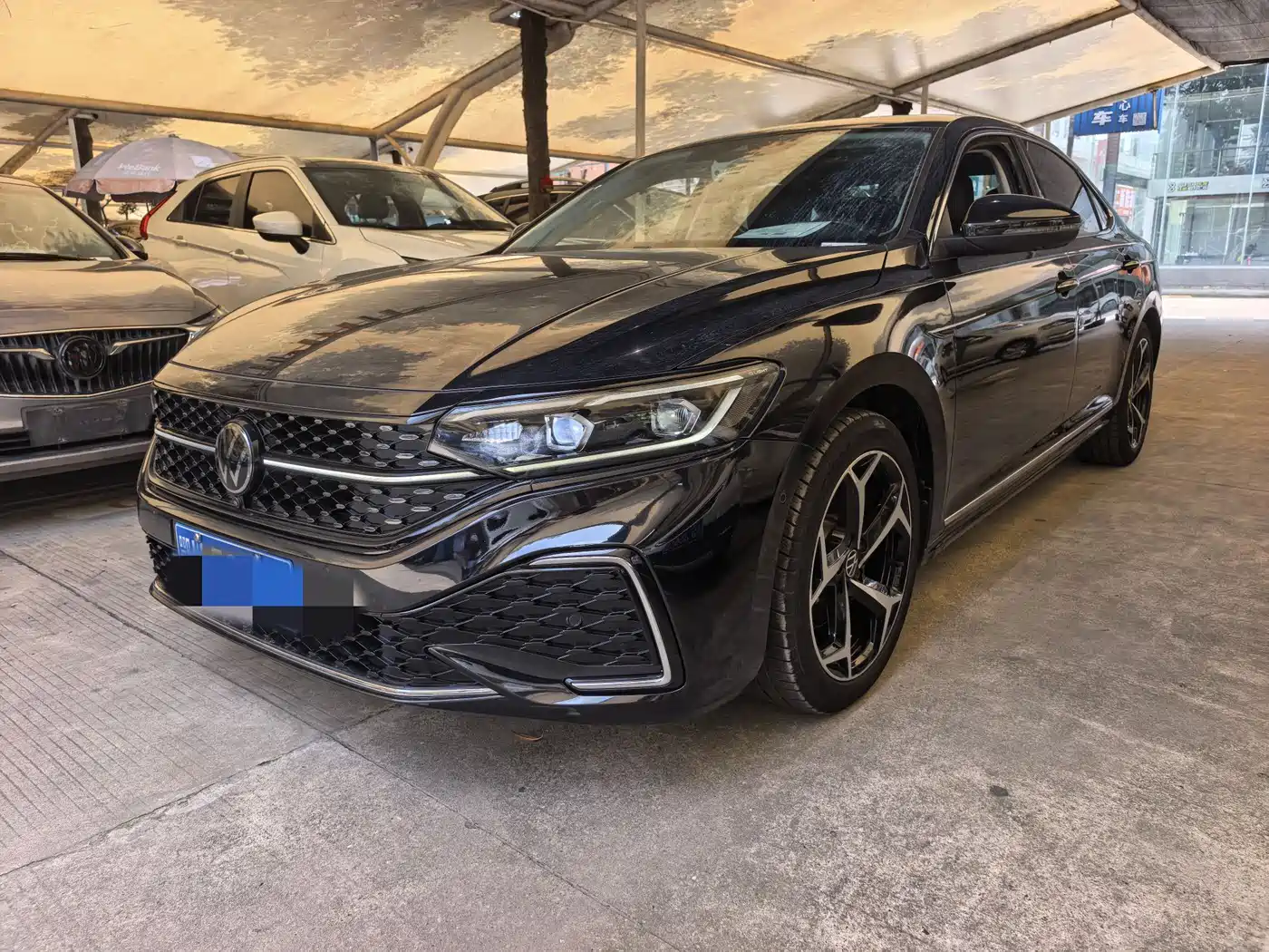 Volkswagen Passat 2023 330TSI Starlight Luxury Edition
