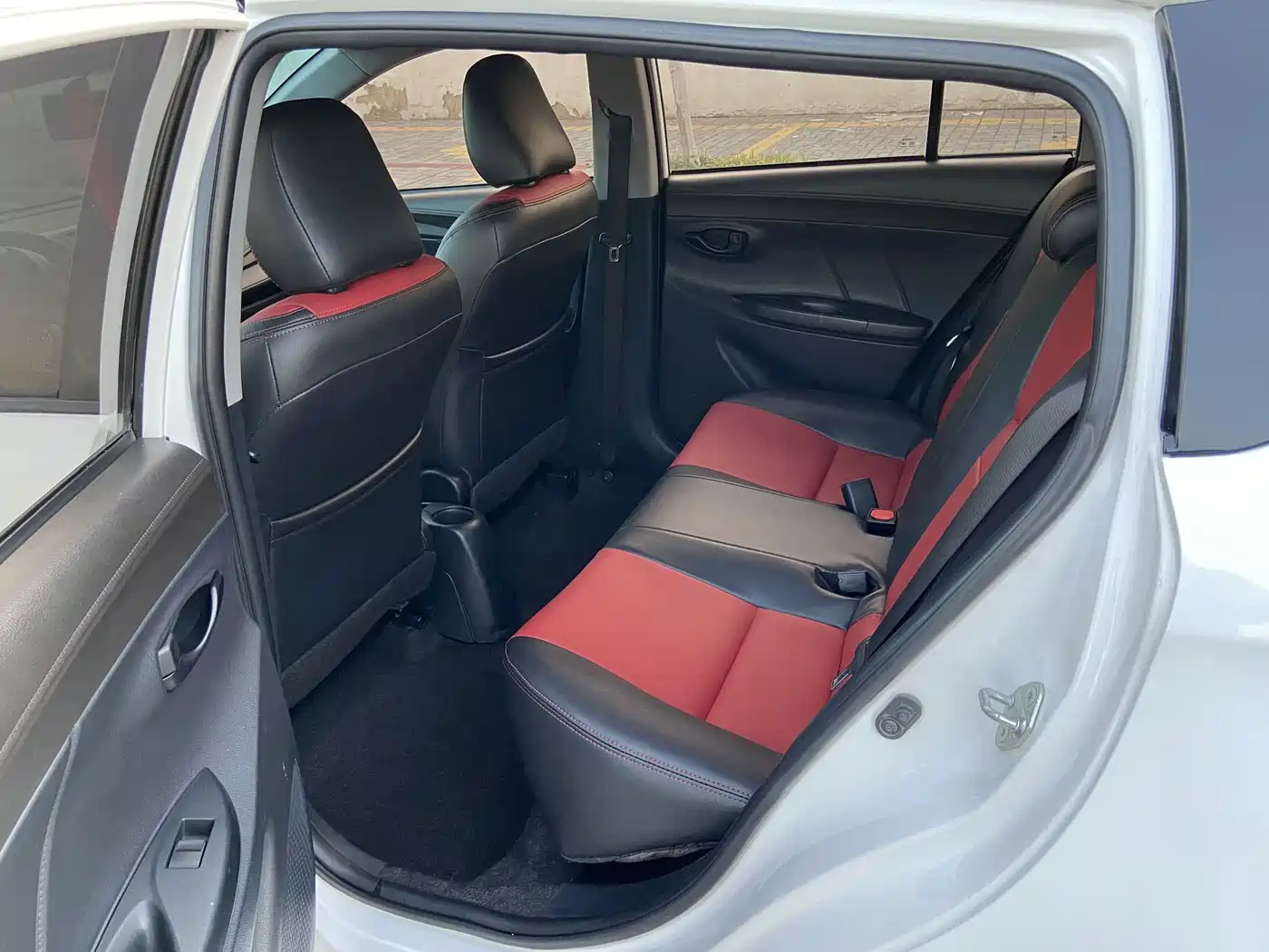 Toyota YARiS L Zhi Xuan 2014 1.5G Automatic Dynamic Edition фото 9