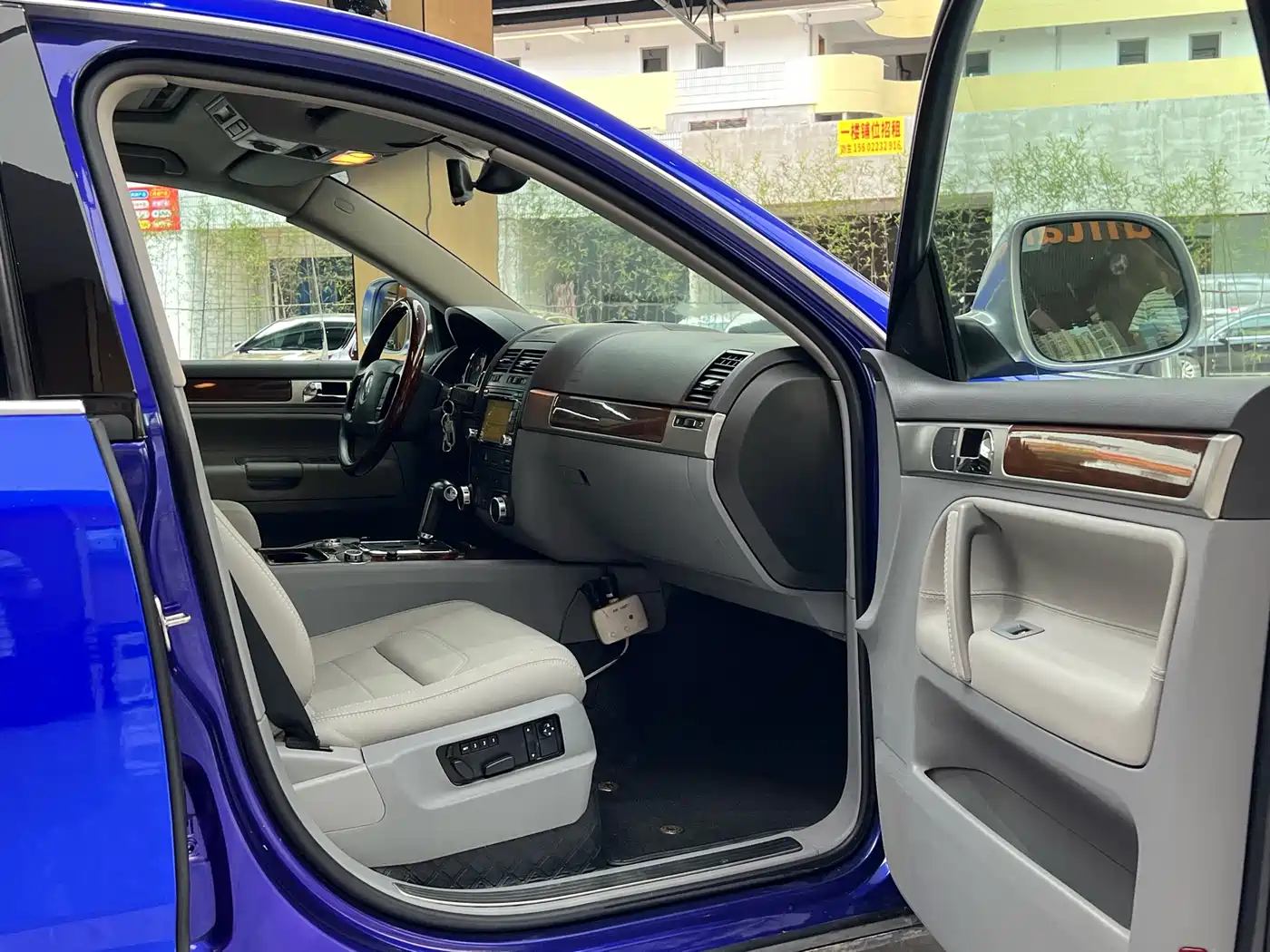 Volkswagen Touareg 2007 4.2L Premium фото 20