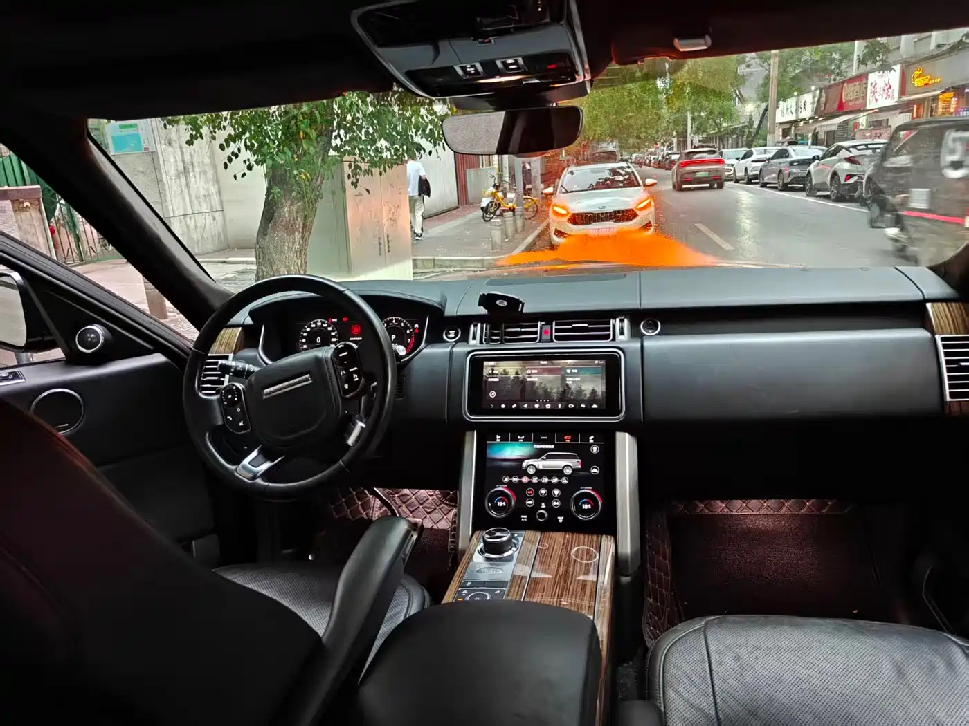 Land Rover Range Rover 2018 3.0 SC V6 Vogue Heritage Edition фото 10
