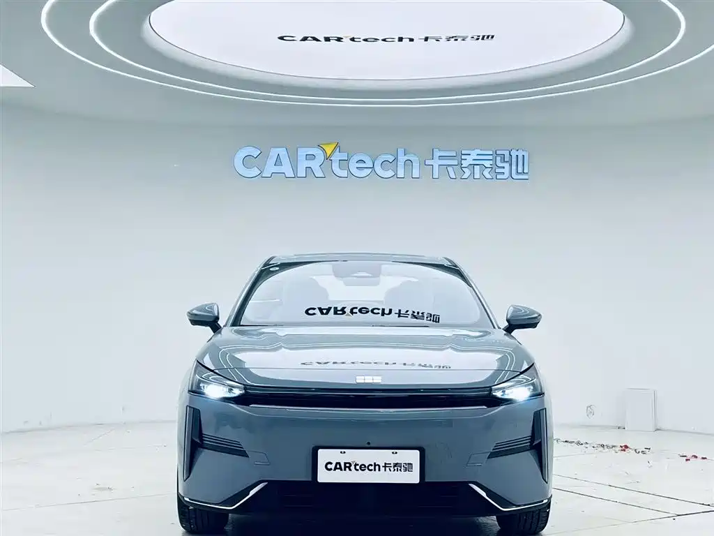 Geely Galaxy Galaxy L6 2025 EM-i 140km Explorer+ Edition фото 3