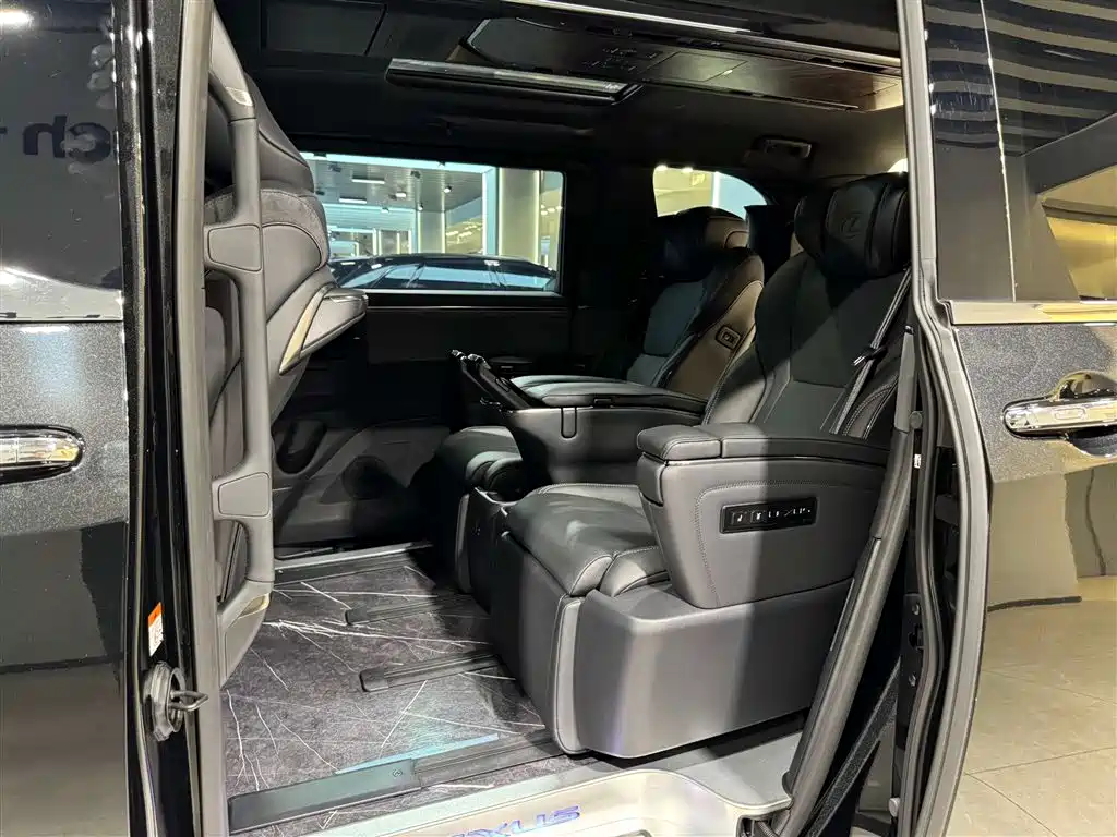 Lexus LM 2023 350h 7-Seater Elegance Edition фото 19