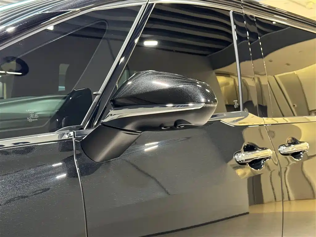 Lexus LM 2023 350h 7-Seater Elegance Edition фото 21